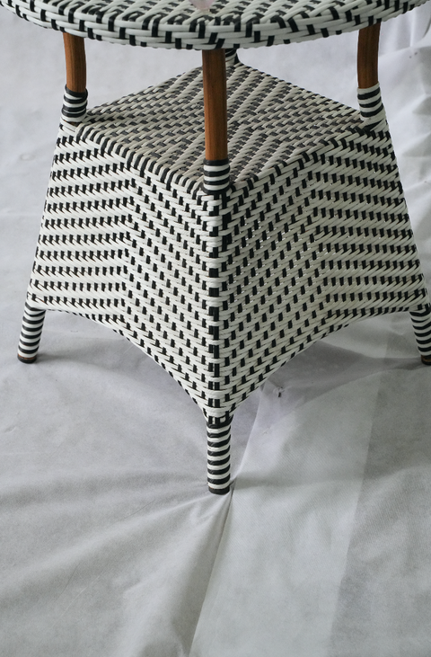 Zebra Savvy Table